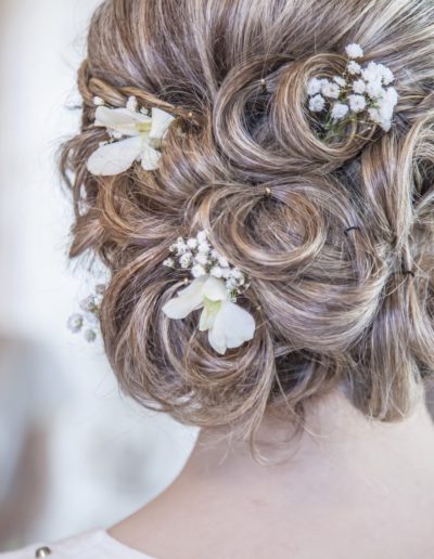 Romantic and Elegant wedding style wedding hair style